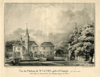 206382 Gezicht vanaf de voorburcht op het omgrachte kasteel Wulven te Houten, met rechts - gedeeltelijk zichtbaar - het ...